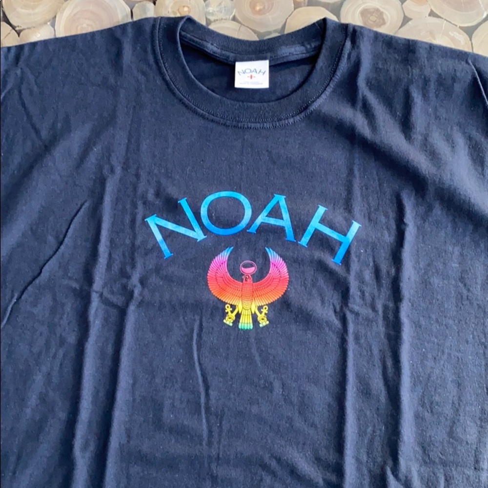 Brand NEW Noah NYC Earth, Wind & Fire shirt